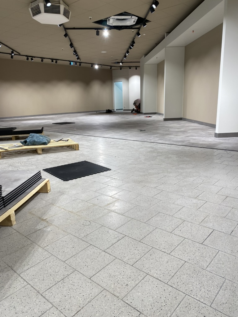 Vorbereitung für die Verlegung von Industriebodenplatten